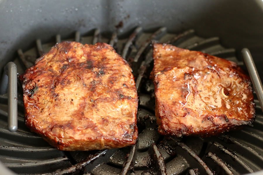 Sizzling steak made perfectly in the Ninja Foodi Grill