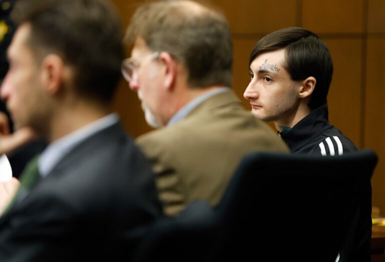 Parade shooter signed his trial waiver ‘Donald Trump;’ will it make a difference? Parade shooter signed his trial waiver ‘Donald Trump;’ will it make a difference?