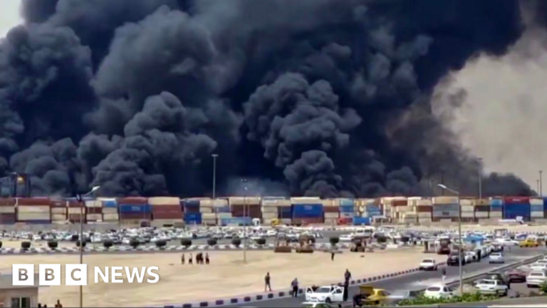 Huge blast at key port kills at least 18 and injures 800