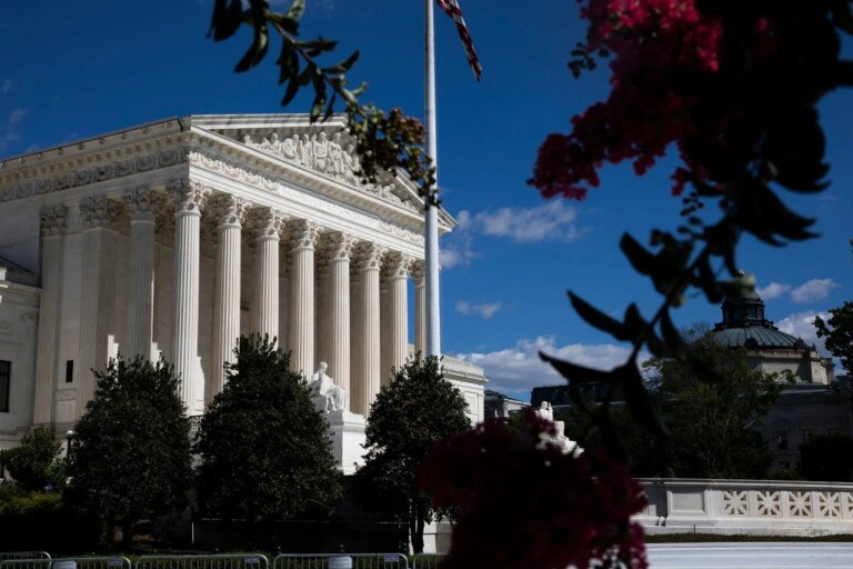 Trump administration claims district court defied Supreme Court’s order allowing for immigrants’ deportation 