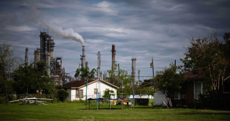 Trump HUD Prepares to Drop Major Housing Discrimination Cases — ProPublica Trump HUD Prepares to Drop Major Housing Discrimination Cases — ProPublica
