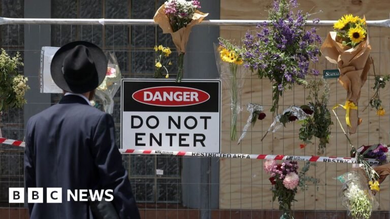 Australia expels Iranian ambassador over antisemitic attacks Australia expels Iranian ambassador over antisemitic attacks