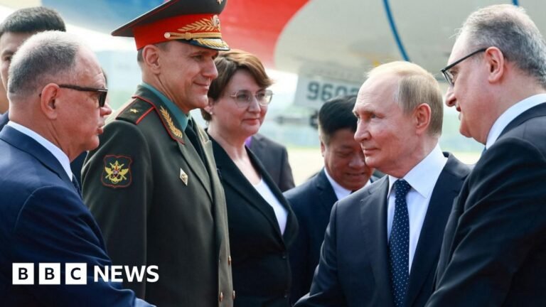 Putin and Modi in China for summit overshadowed by trade wars with US Putin and Modi in China for summit overshadowed by trade wars with US