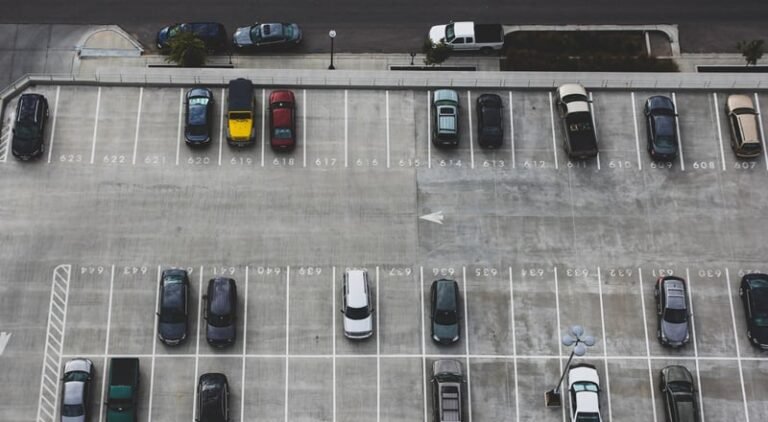 Where to find free parking in Dubai