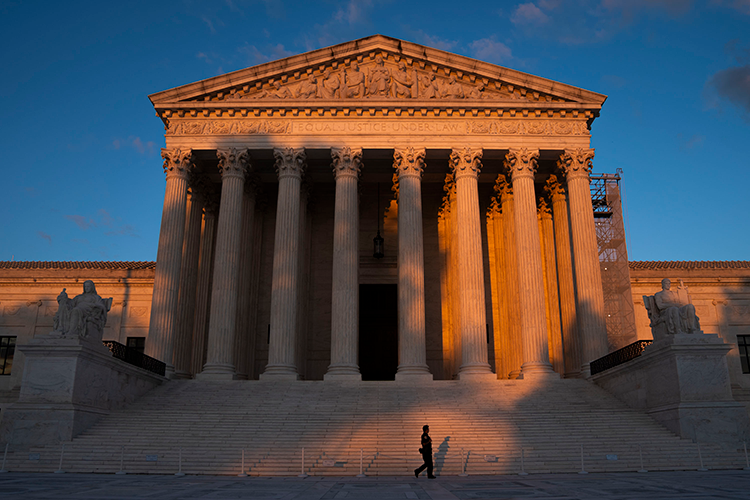 Supreme Court approval rating reaches low point, while local courts get average grades Supreme Court approval rating reaches low point, while local courts get average grades
