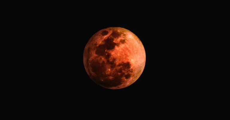 Where to watch the Blood Moon in UAE this weekend
