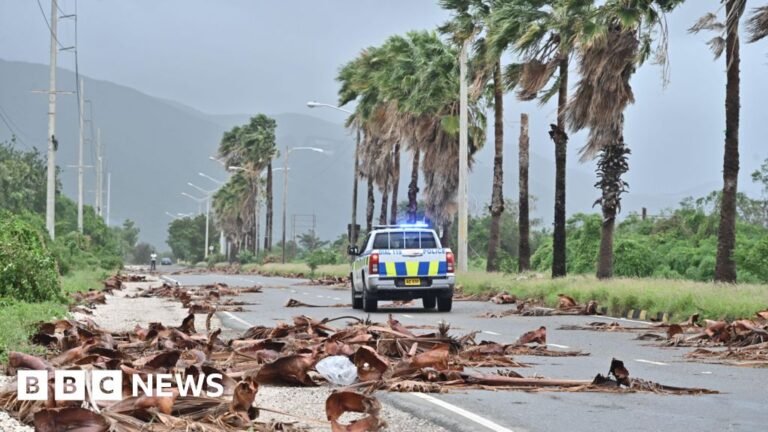 Jamaicans take stock after Hurricane Melissa causes damage, flooding and power cuts Jamaicans take stock after Hurricane Melissa causes damage, flooding and power cuts