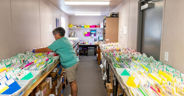 Phoenix Mail Room for Homeless People Loses Funding — ProPublica Phoenix Mail Room for Homeless People Loses Funding — ProPublica