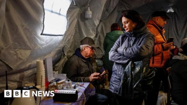 Chernihiv in total blackout after ‘massive’ Russian assault Chernihiv in total blackout after ‘massive’ Russian assault