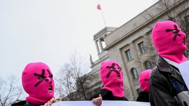 Anti-Kremlin punk band Pussy Riot designated an extremist group by Russian court Anti-Kremlin punk band Pussy Riot designated an extremist group by Russian court