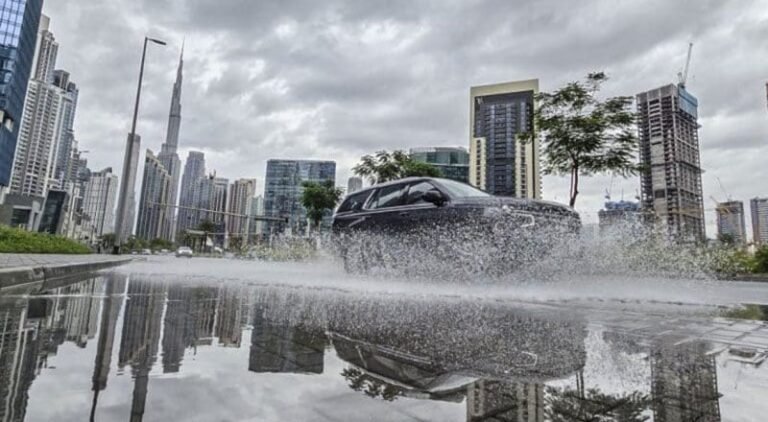 Traffic fines to avoid while driving in the rain in Dubai