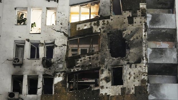 Russia fires Oreshnik hypersonic missile, with attacks on Ukraine killing at least 4 Russia fires Oreshnik hypersonic missile, with attacks on Ukraine killing at least 4