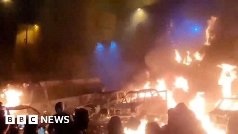 Medics describe overwhelmed hospitals as Iran protests continue