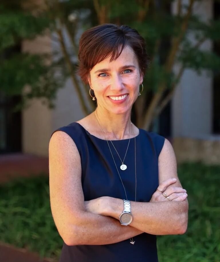 University of Arkansas rescinds job offer to law school dean, reportedly over political pressure