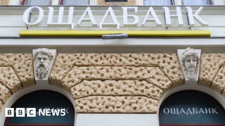 Hungary to expel Ukrainian bank workers in row with Kyiv
