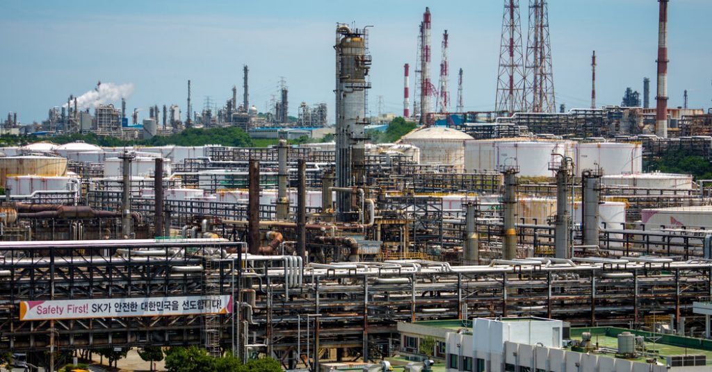 How a Jet Fuel Refinery Is Scrambling After the Iran War Oil Shock