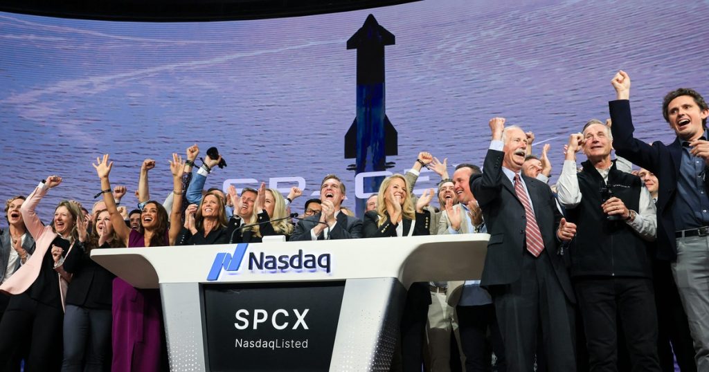 SpaceX stock extends 3-day slide to 27% as the company raises debt to fund Elon Musk’s cosmic ambitions