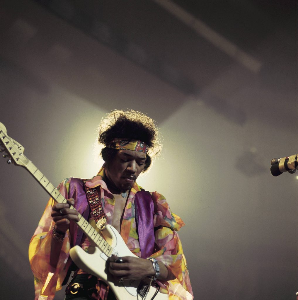 Fender warns guitar makers to stop producing Stratocaster look-a-likes