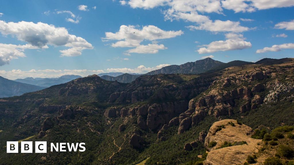 British man dies in paragliding accident in Spain British man dies in paragliding accident in Spain