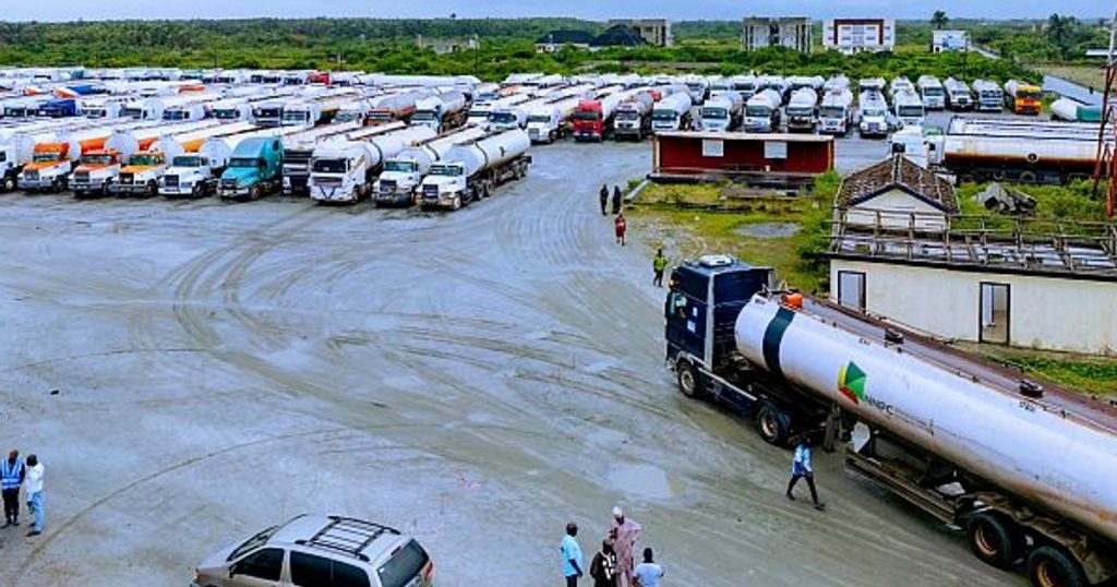 Africa’s largest oil refinery switches to the dollar for its new pricing system