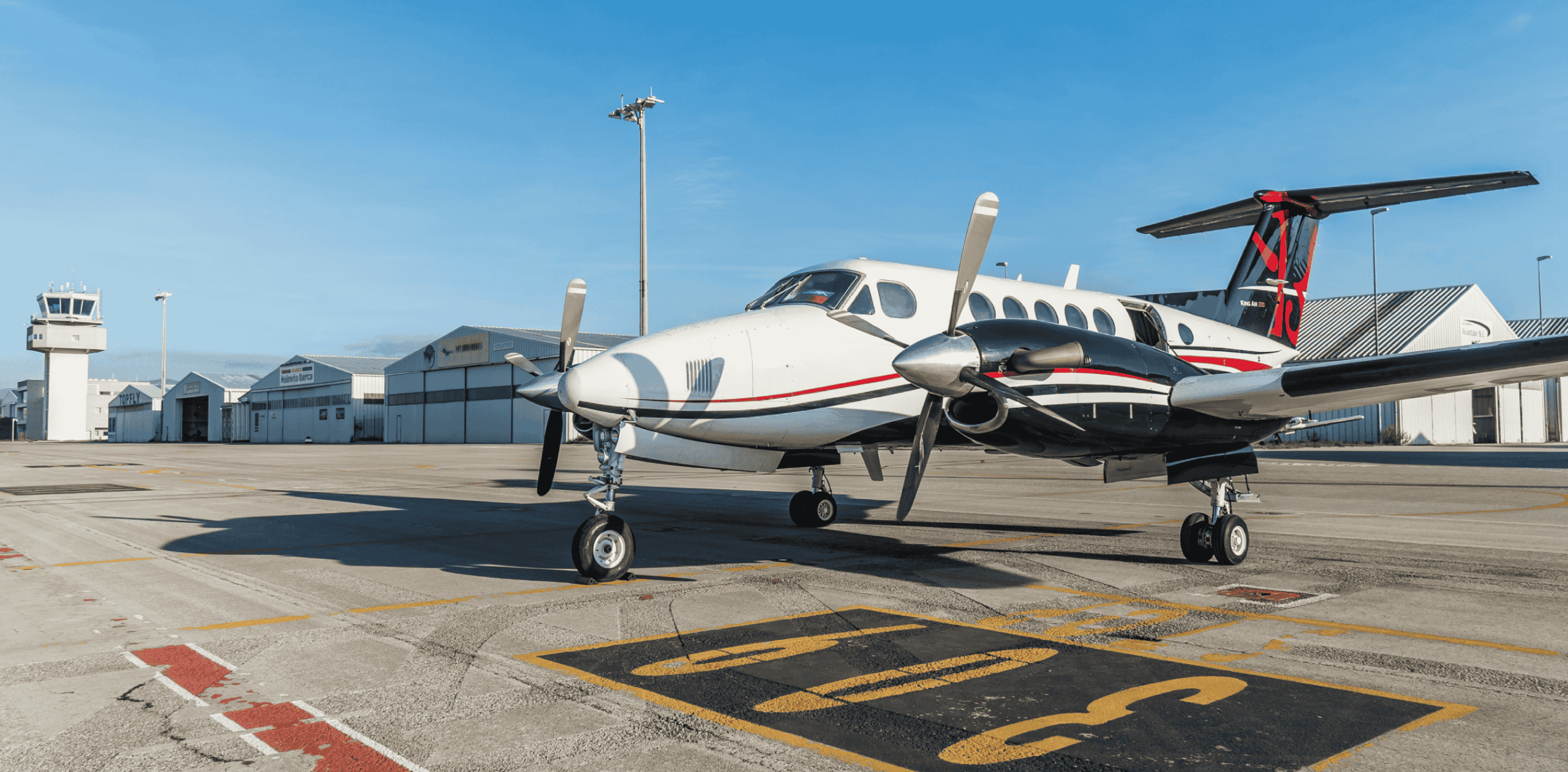 SOuthend plane crash PH-ZAZ Beechcraft king air B200 zeusch aviation