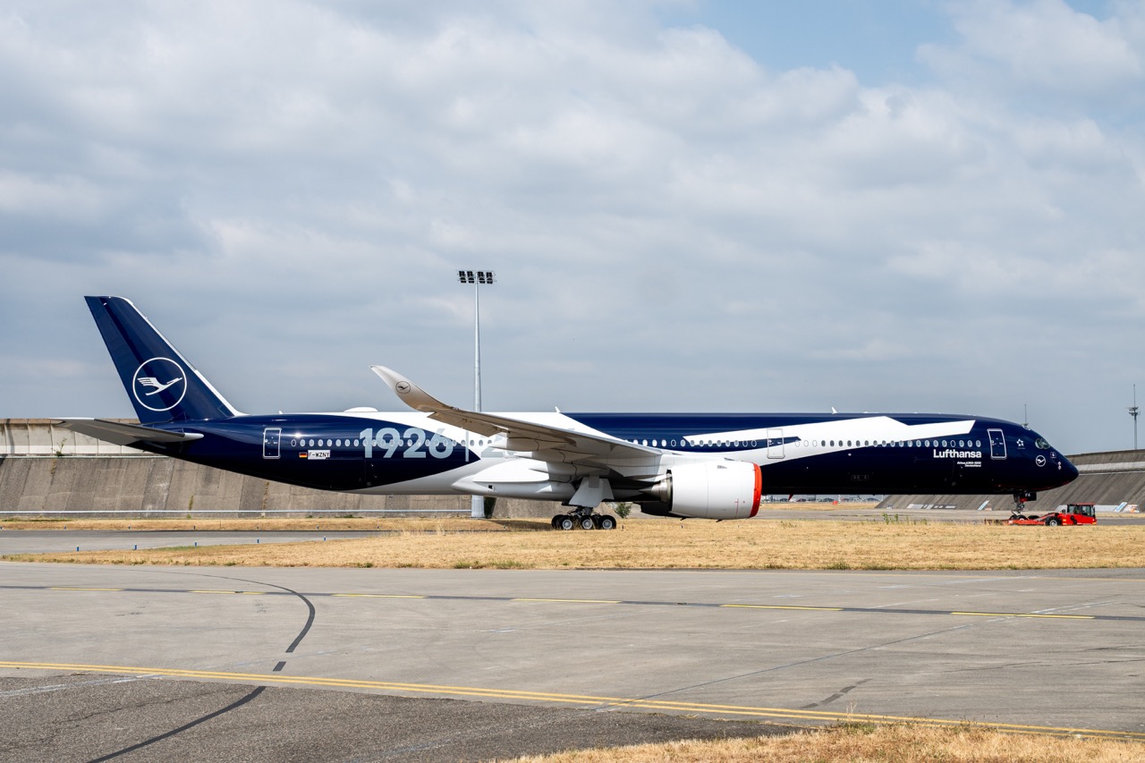 Lufthansa 100 year special livery A350-1000
