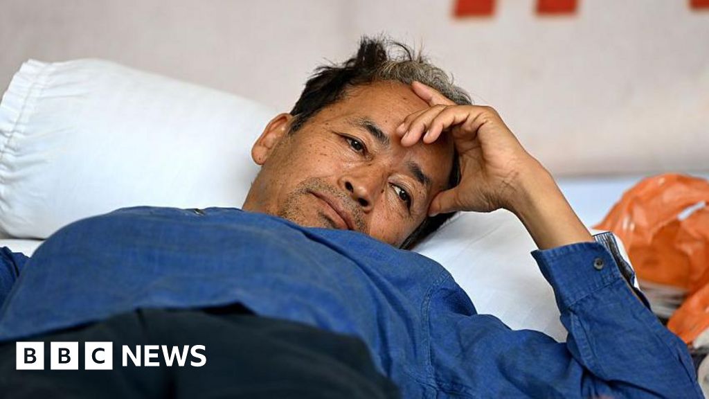 Sonam Wangchuk: Indian activist urged to end hunger strike as he loses 9.1kg in 19 days Sonam Wangchuk: Indian activist urged to end hunger strike as he loses 9.1kg in 19 days