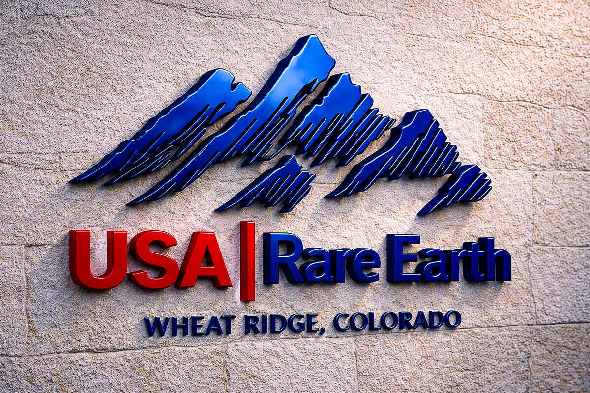 USA%20Rare%20Earth%2C%20Wheat%20Ridge%2C%20Colorado%2C%20logo%20on%20a%20block%20wall%2E